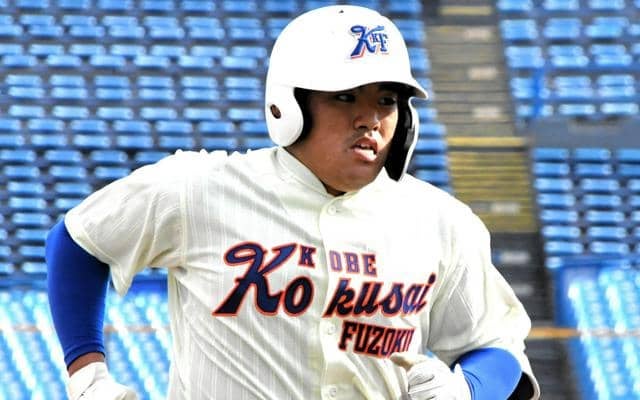 神戸国際大付の石原悠資郎「嵐を呼べました」　最深部へソロ本塁打
