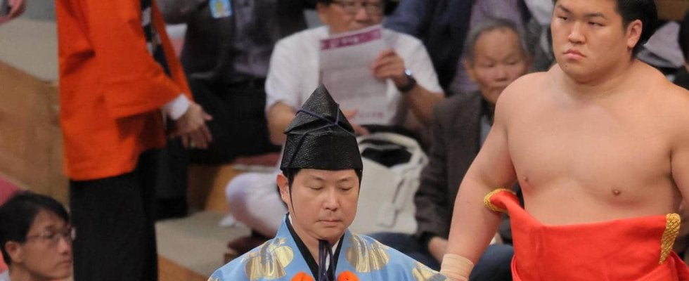 三役格行司の式守勘太夫が57歳誕生日　「朝から緊張」も差し違えなし