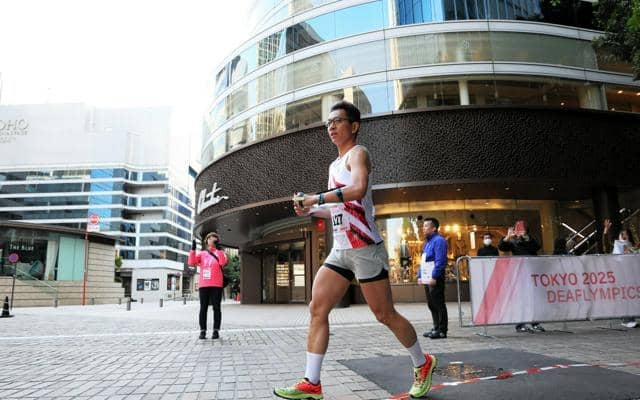 地図とコンパスで日比谷を攻略　デフリンピック・オリエンテーリング