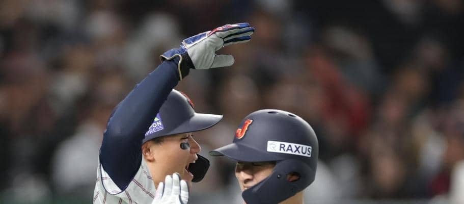 侍ジャパン　捕手４人全員が安打　岸田は代打決勝３ラン　強化試合後に１人減明言の井端監督「しっかり見極めていきたい」