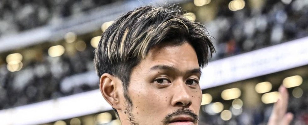 J2頂上決戦へ向けた長崎｢武士蛍｣特製ポスターが力作＆カッコ良すぎる！ 元日本代表MFの戦国武将姿に｢イクサガミのドラマに出れる｣｢まさに天下分け目の決戦じゃ｣