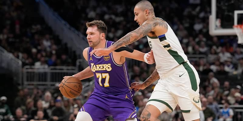 八村塁欠場のレイカーズがバックスに快勝…ドンチッチが41得点、敵地連戦を3勝2敗で終了