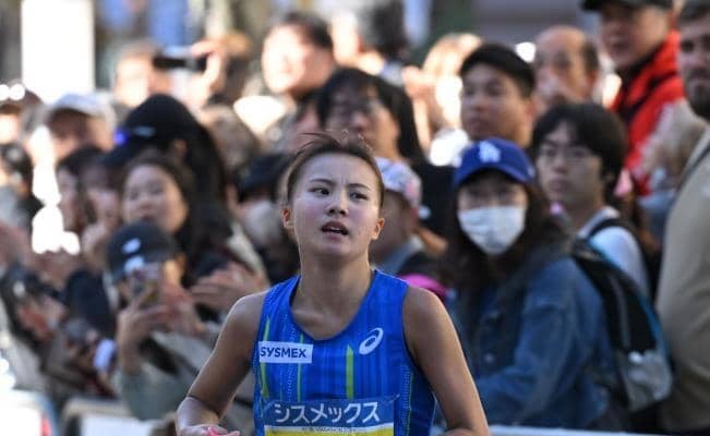 女子は初マラソンの２１歳・酒井心希が日本勢トップの３位　男子は熊橋弘将が３位　新コースで開催の神戸マラソン