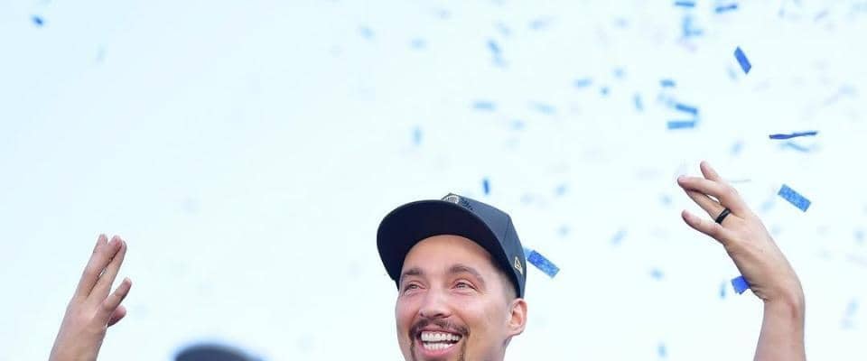 ドジャース・スネル「この壁画を見に来ないとね」私服姿で記念撮影　「かっこいい」「ＬＡの伝説」と反響