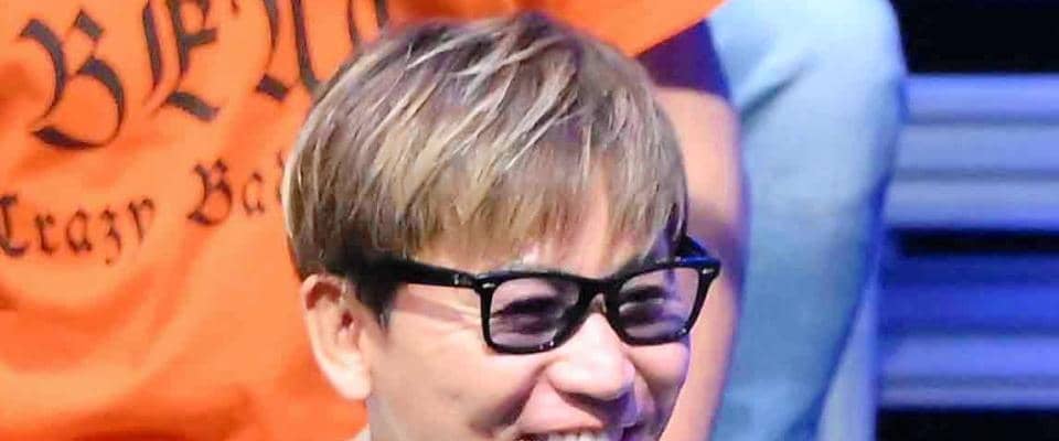 年商３０億のＢＤ選手　高級愛車オープンカーとの２ショット投稿　「１度でいいから乗ってみたい」「かっこいい」と反響