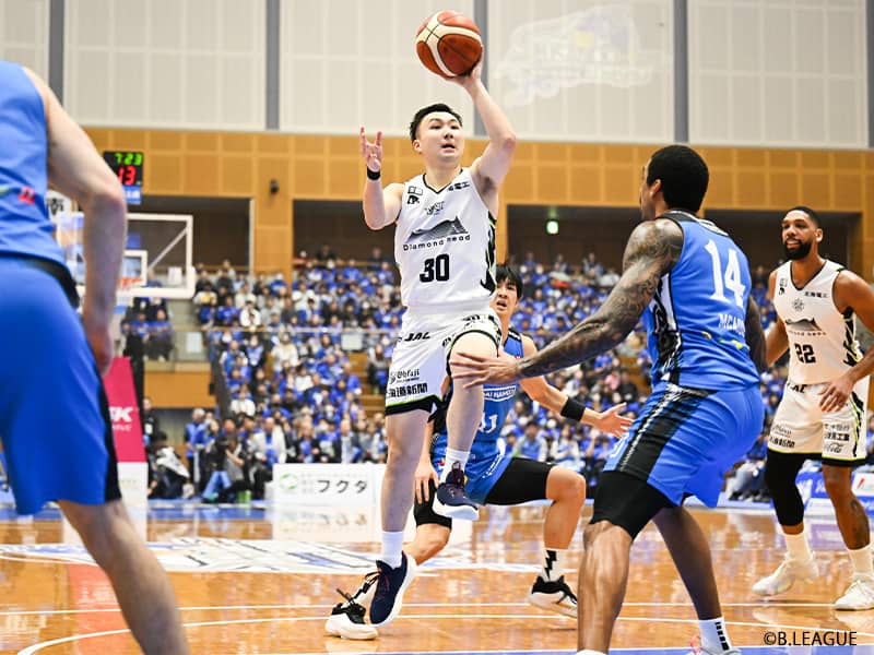 富永啓生が7本の3Pを含むキャリアハイ更新30得点…レバンガ北海道が7