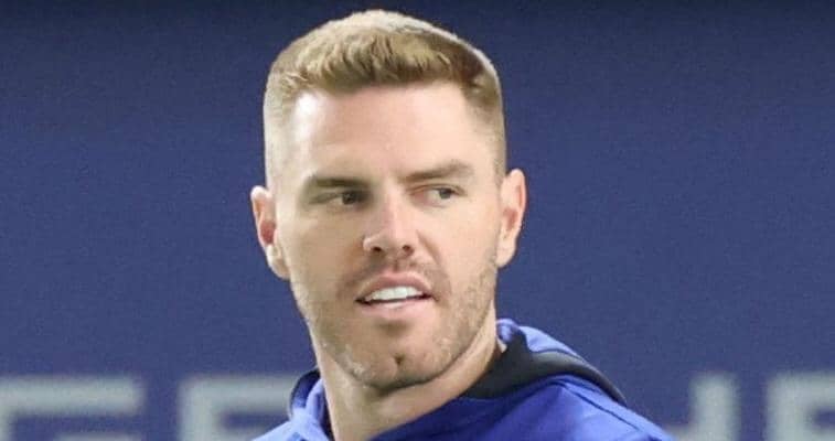 ドジャース　フリーマンがまた謎のダンスをｗ煽ったのは指揮官？元同僚の結婚式で披露「ロバーツが煽ってるのがめっちゃ面白い」米報道