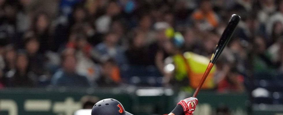 【侍ジャパン】佐々木泰２試合連続適時打となる反撃打　韓国２番手左腕の直球を中前へ