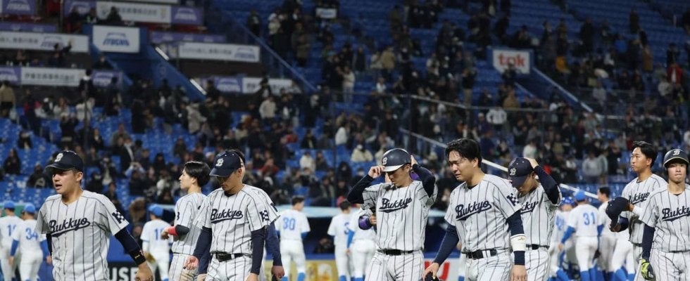 【明治神宮大会】佛教大は16年ぶり４強逃す…国友監督「さすが」中日ドラ１青学大エースに脱帽