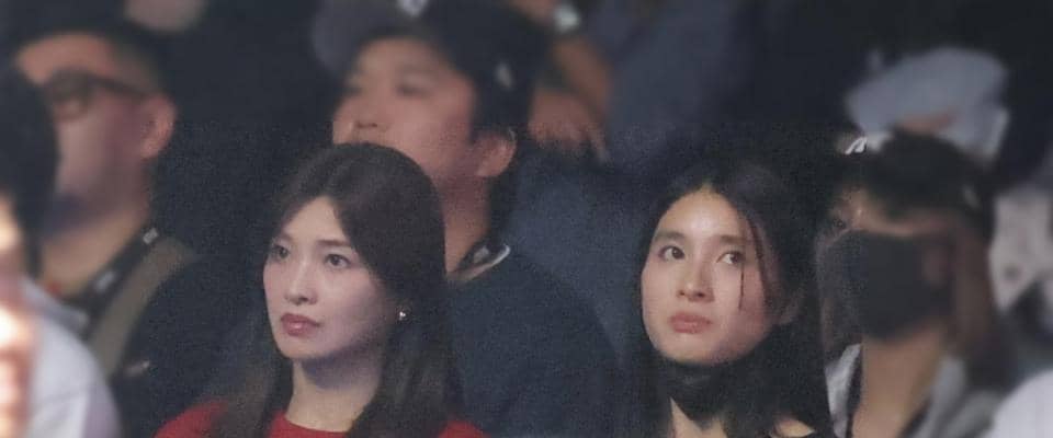 「綺麗すぎて笑った」武尊ら出場の格闘技興行に人気女優の姿　ビジョンに映り騒然「マジ？」「現実世界でキレイすぎるだろｗｗ」「なんでいるの？」