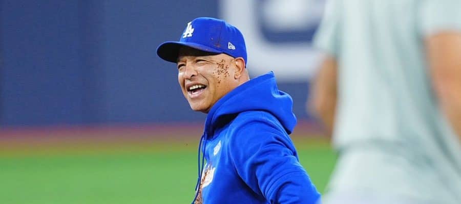 フリーマンも称賛…ロバーツ監督が“ズッコケ”た本当の理由　ド軍連覇を呼んだ行動の真意