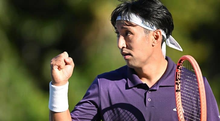 内山靖崇 「気持ちよくプレーできる時間が少なかった」と浮かない顔もストレート勝ちで2回戦へ[横浜慶應チャレンジャー]