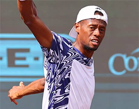  遅咲きのビックサーバー 現役引退へ 