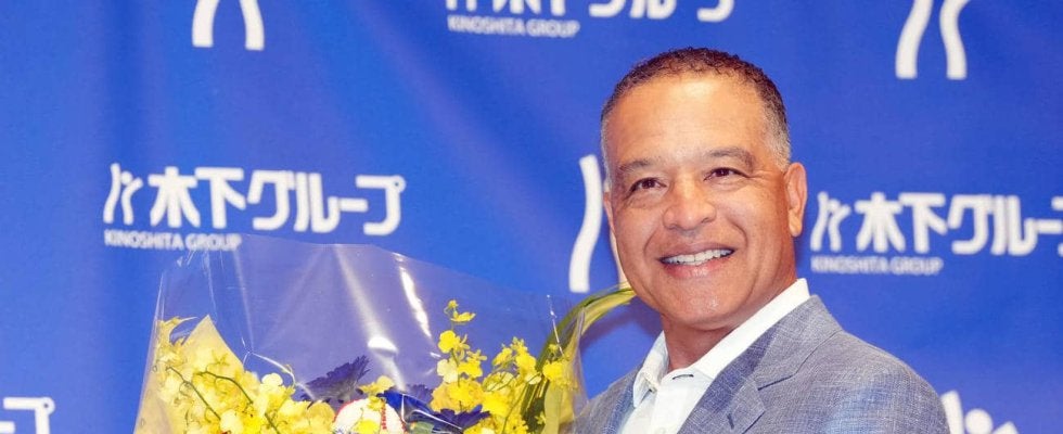 ロバーツ監督「また帰って来られてうれしい」ワールドシリーズ連覇後、初来日で笑顔