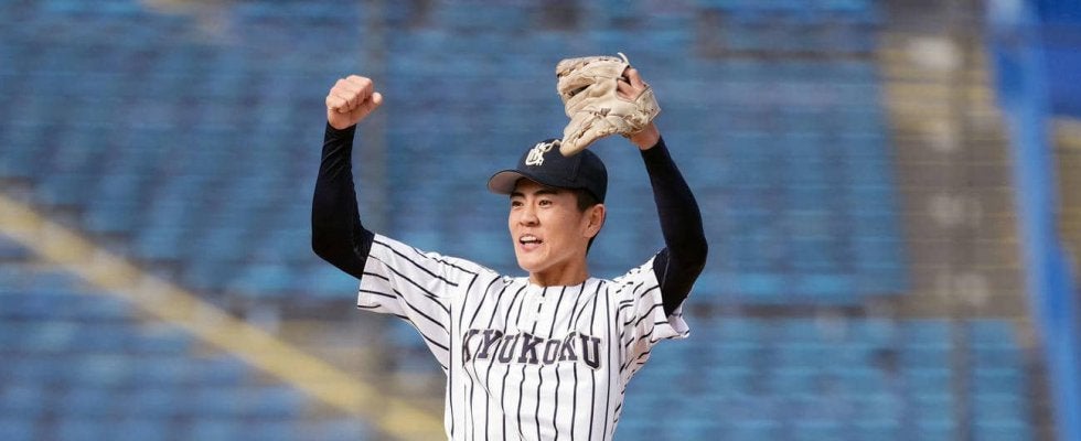 九州国際大付が初Ｖ　左腕の岩見輝晟８回2/3を力投、プロ注目スラッガー牟礼翔が２点二塁打