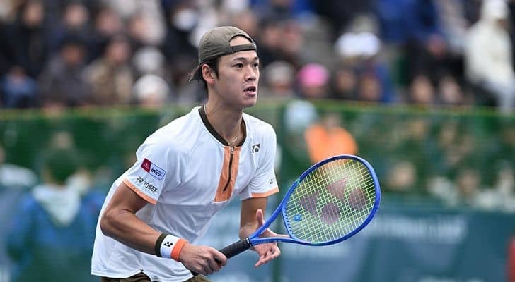 坂本怜 2試合連続のストレート勝ちでベスト8！準々決勝で2年前に「ボコボコにされた」内山靖崇と激突[横浜慶應チャレンジャー]