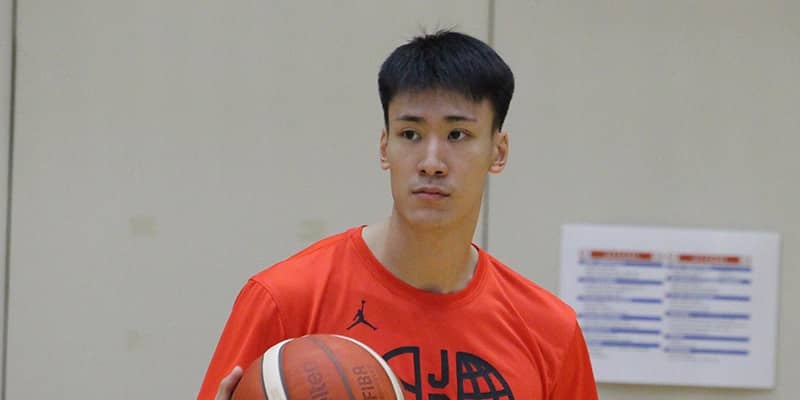 オンボールディフェンスで勝負に挑む高島紳司…初のA代表合宿でボーダーラインからアピール