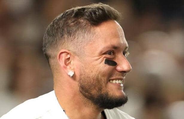 ドジャース・ロハスが「フレディ・ダンス」誕生秘話を明かす　大谷もベッツも塁上で両手を上げ腰をくねくね　オフのパーティーに豪華ゲスト登場がきっかけ