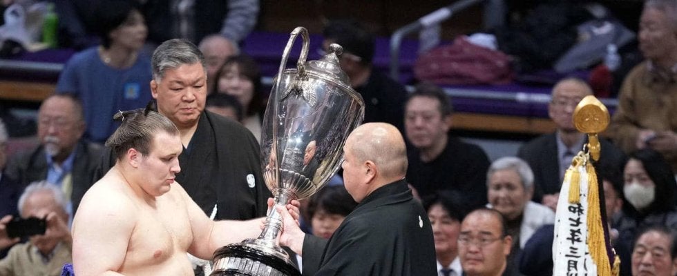 ウクライナ出身の安青錦が初V「選んだ道に間違いなかった」ロシア軍事侵攻で徴兵対象目前に来日