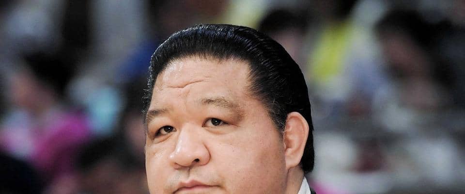 大相撲　浅香山親方の充子夫人が「涙、涙の女将なのでした」弟子たちにサプライズで誕生日祝福され「本当に素敵」「明るくてお綺麗」