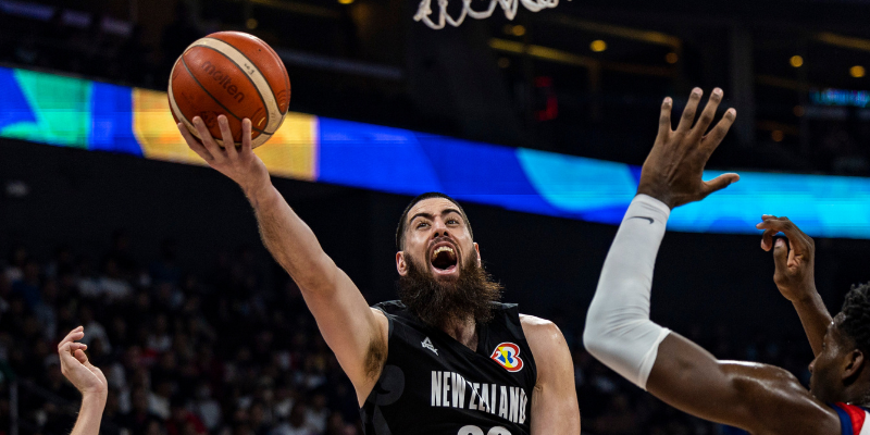 長崎がニュージーランド代表のナタイとサポートコーチ契約…今夏のアジアカップにも出場