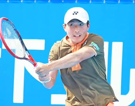 野口莉央 日本勢対決制し8強