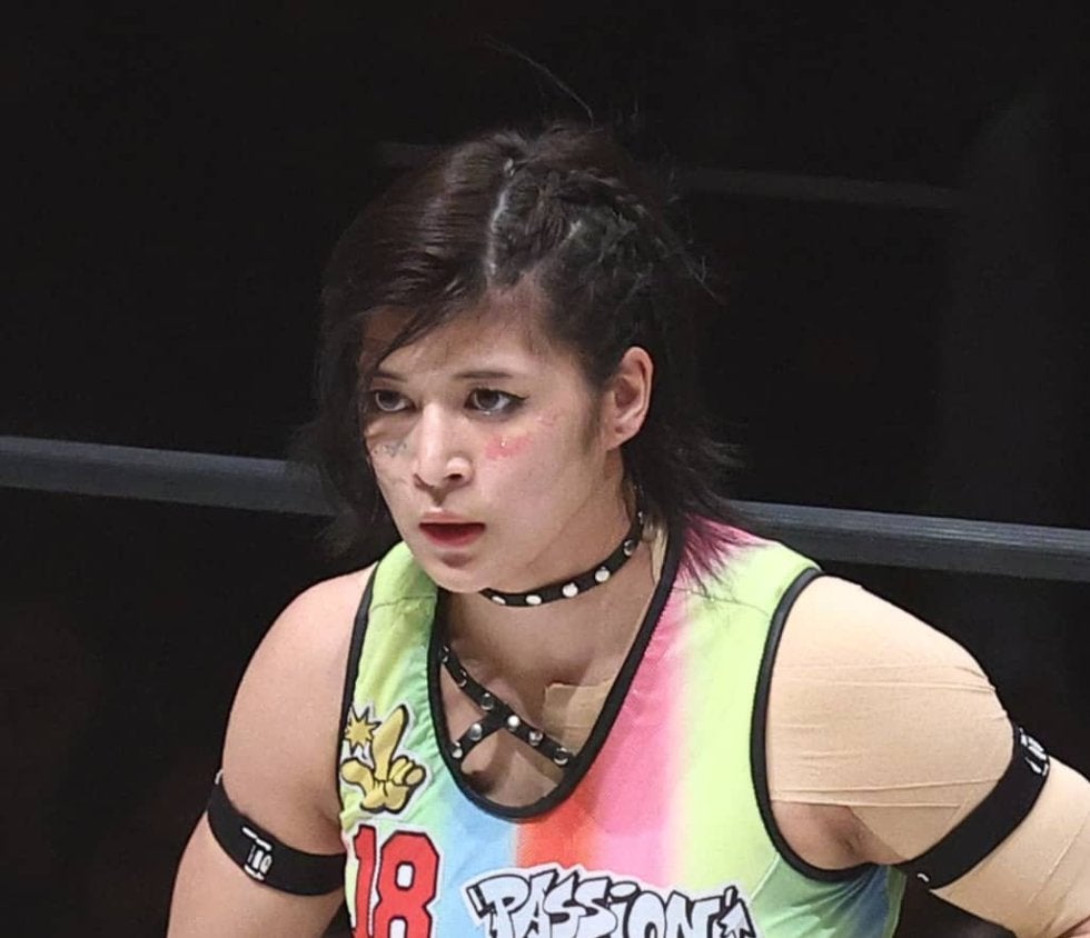 マリーゴールド】山岡聖怜、グラビア挑戦で胸元露わ「健康的かつきれい