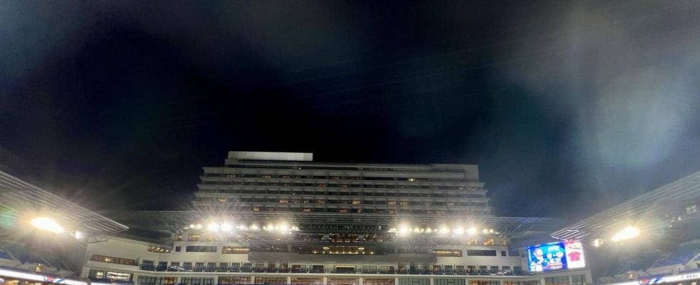 最高峰スタジアムに弱点？発覚、併設ホテルから非公開練習丸見え　サッカー代表戦初開催ピースタ