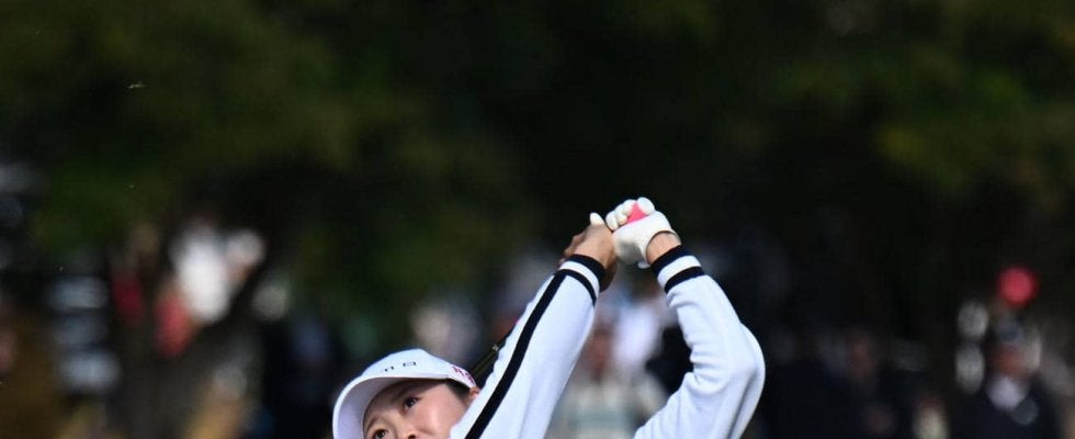 金沢志奈と鈴木愛が通算６アンダーで首位　２打差で申ジエと岩井千怜が３位　佐久間朱莉は21位