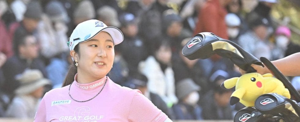 阿部未悠は我慢して首位と３差キープ　自称ネイチャー系カメラマンのオフの狙いは「シマエナガ」