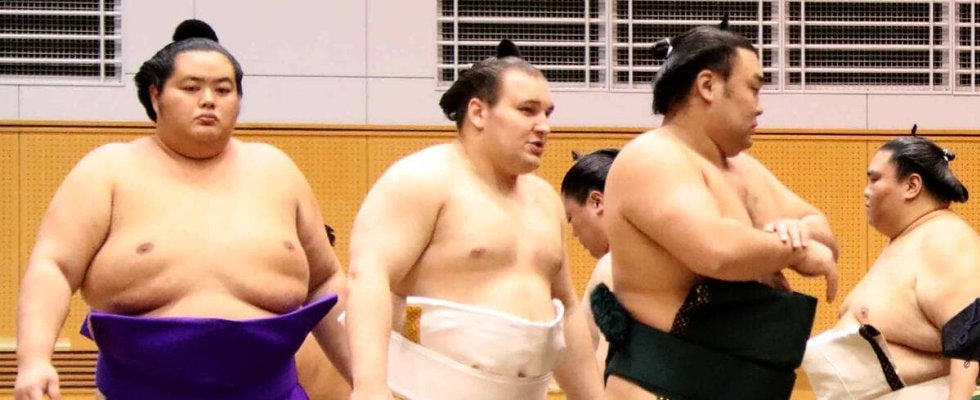 安青錦が「新大関」のアナウンスに「うれしい」　母国・ウクライナの後輩にも再会…長崎・諫早市で冬巡業始まる