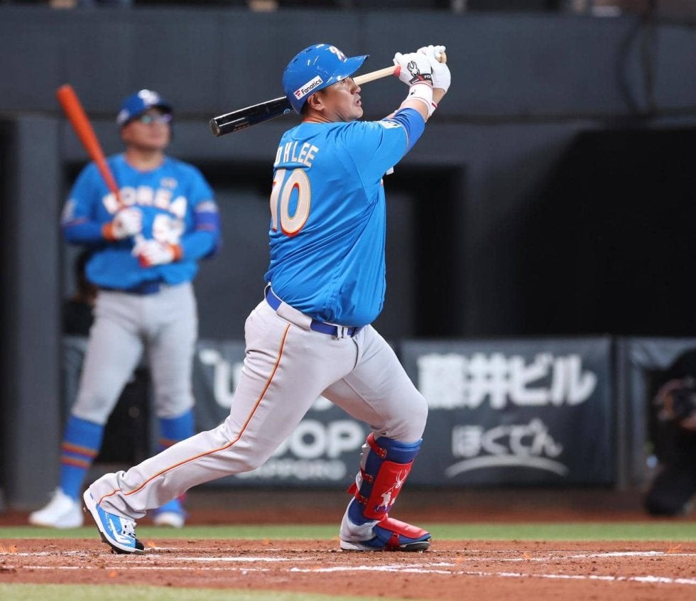 日韓DPG】李大浩氏、豪快なソロ本塁打！ 摂津正氏との元