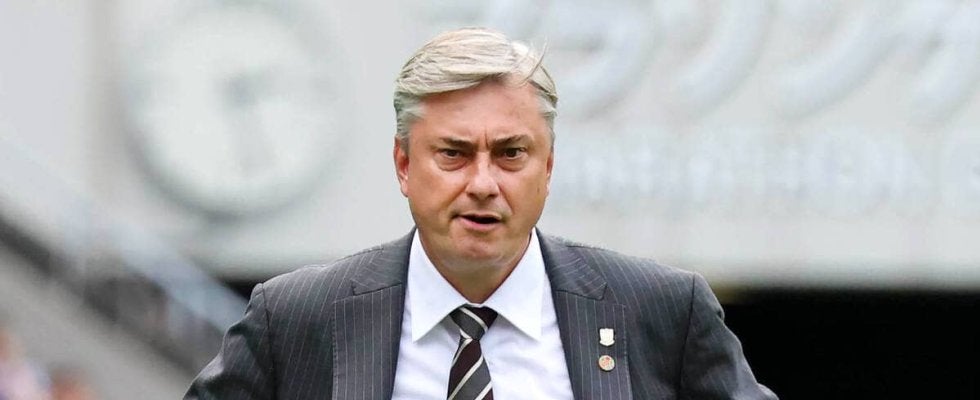 浦和スコルジャ監督が続投へ　現在８位も昨季１３位より上昇　今夏にはポーランド代表監督オファーも