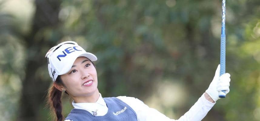 女子ゴルファー安田祐香の姉妹ショットに反響　最終戦で“タッグ”「美人姉妹ですね」「来季も楽しみ」