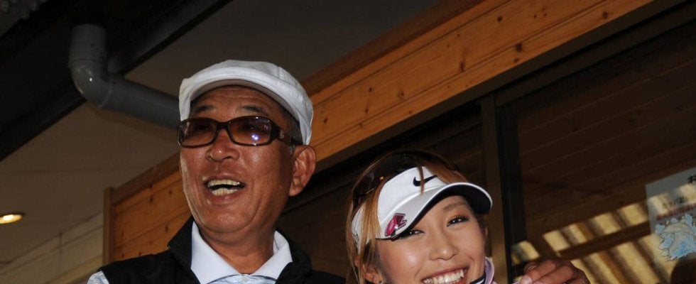 金田久美子、師弟関係を都玲華と熱愛→謝罪の「石井忍」から「父」に変更　JLPGA公式HP