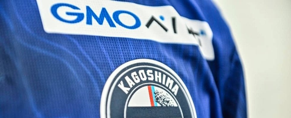 ｢歴史を紡ぐ逸品｣｢贅沢すぎる｣J3鹿児島がすべてを詰め込んだ百年構想“オール薩摩”スペシャルユニフォーム発表！｢このデザイン良すぎる!!｣｢2ndユニのデザイン好き｣