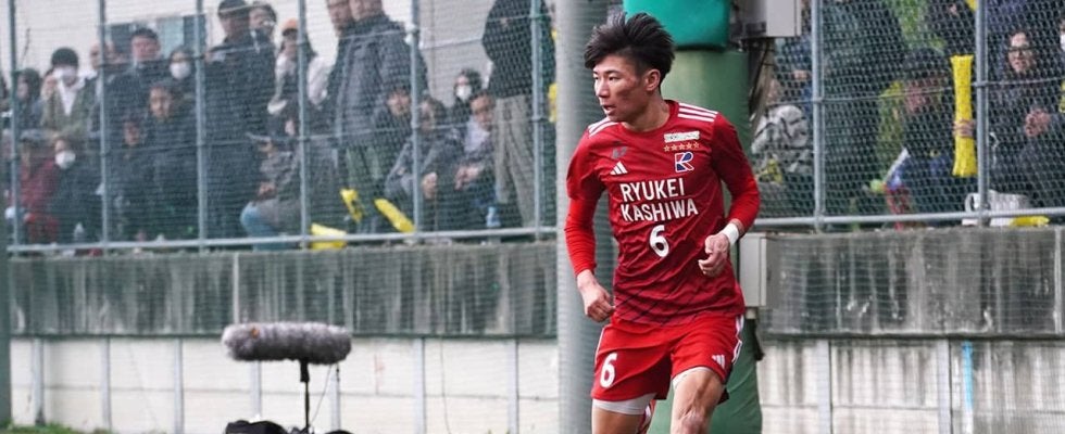 激動の1年の総決算はまだまだここから。流通経済大柏高校・増田大空がピッチに描く勝利へのアーチ　高円宮杯プレミアリーグEAST流通経済大柏高校×柏レイソルU-18マッチレビュー