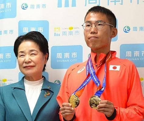 知的障害者の世界陸上で2冠　高山選手、地元の山口・周南市長に報告