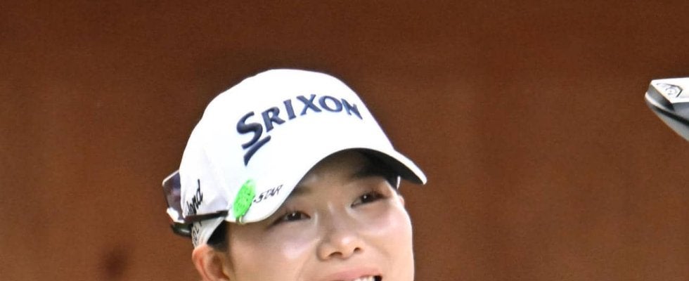 勝みなみが松山英樹らとの25年オフショ公開　「大好きな先輩」堀琴音を特別扱い　反応は…