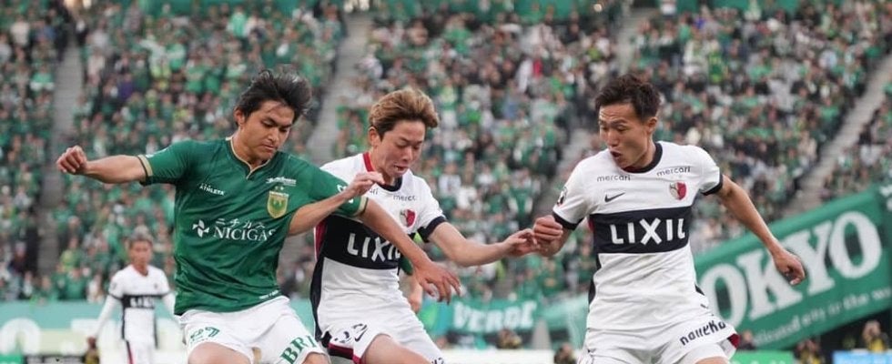 東京V対鹿島、大熱戦を生んだ｢3つのマジック｣(1)｢優勝目前｣鹿島の攻撃を封じた東京V｢前半45分間｣の城福マジック