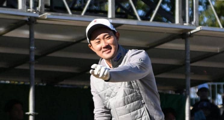 女子プロゴルファーとの結婚公表の金谷は上々発進！ギャラリーからの祝福「嬉しかった」