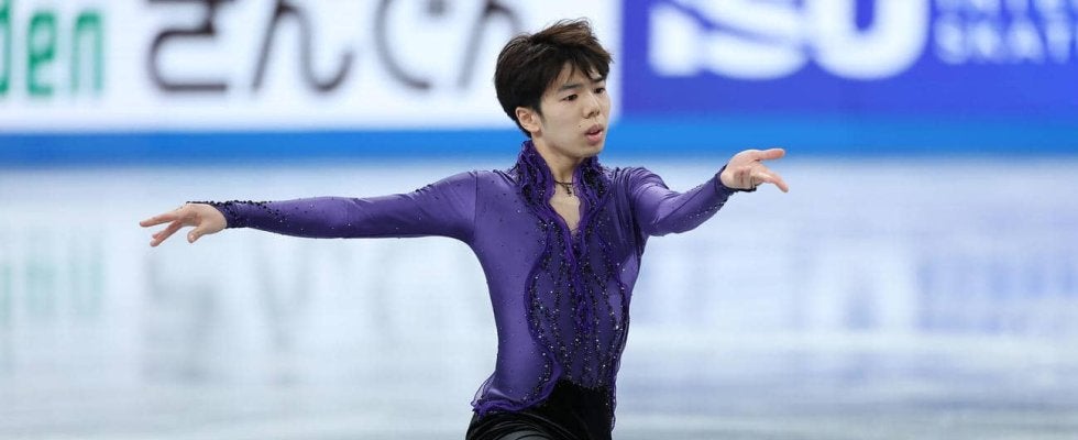 【フィギュア】佐藤駿は98・06点でSP２位発進　今季自己ベスト更新／GPファイナル