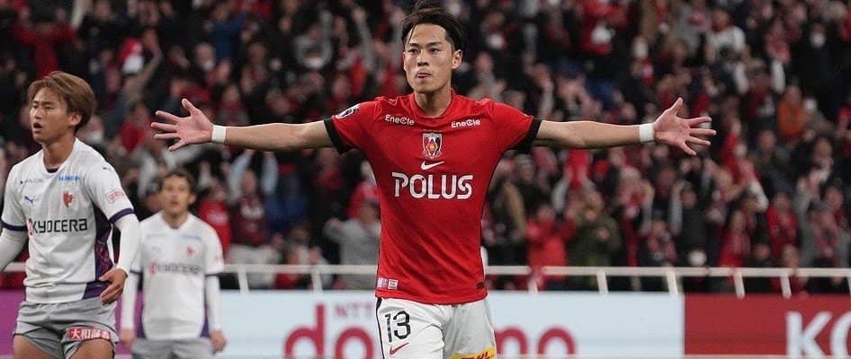 ｢加藤ローサかと思った｣浦和MF渡邊凌磨の元“おはガール”妻、可愛さ＆ハンサム意識の新ヘアで雰囲気ガラリ｢美人さん増し増し｣