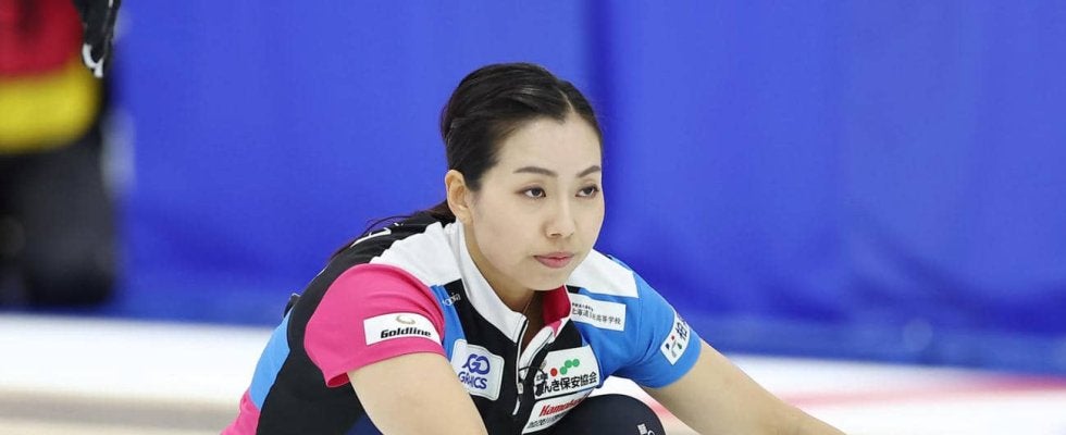 カーリング世界最終予選のフォルティウス近江谷杏菜「二重あごもやむを得ない」トレーニング