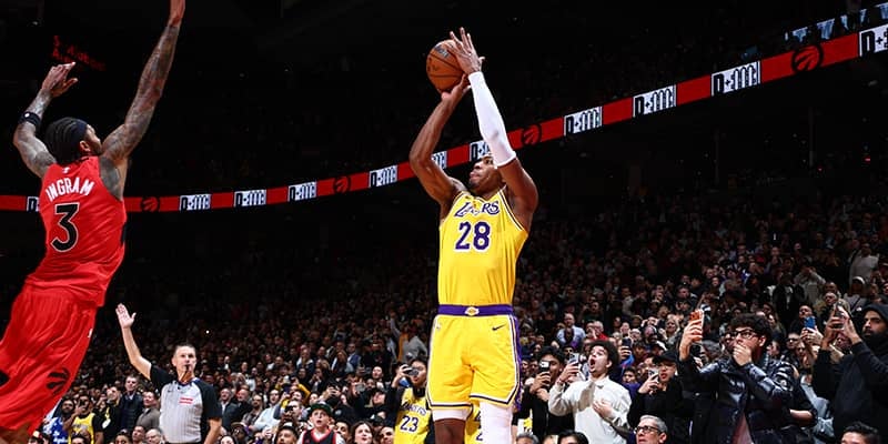 八村塁が決勝3ポイント…リーブス44得点のレイカーズがラプターズに競り勝つ