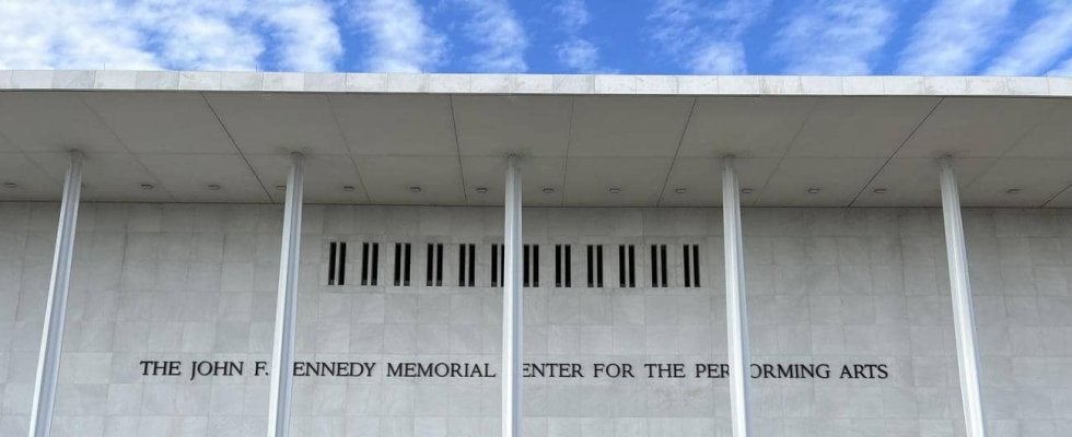 【Ｗ杯抽選会】本気度が伝わる厳戒態勢　会場とは別の施設でセキュリティーチェックする徹底ぶり