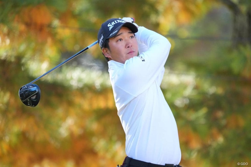 小木曽喬が単独首位浮上 国内男子