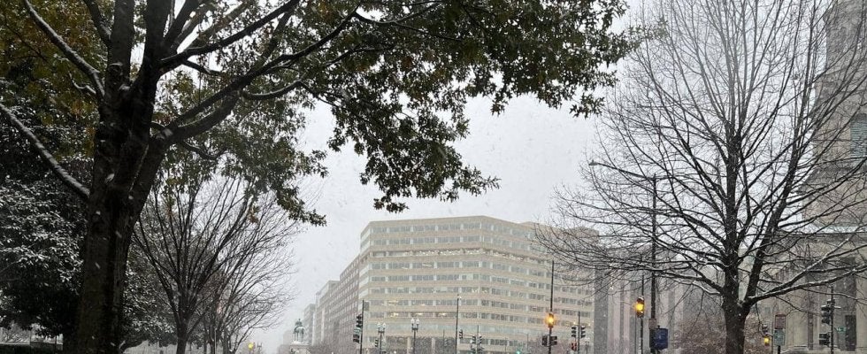 【Ｗ杯抽選】大荒れの予感？白星連想？ワシントンは早朝から大雪に　各界著名人がアシスタント　