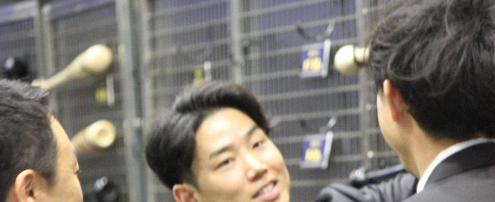 【阪神】糸原健斗「どこでも守れる準備」大山モデルのファーストミットで柔軟な起用に応える