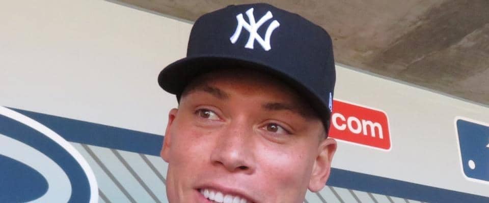 ジャッジが「普通サイズに見える」　ＭＬＢ「何て写真だ」とサッカーＷ杯抽選会を投稿　ＭＶＰカルテット集結「過去最高のラインアップだ」の声